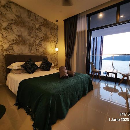 Seaview Luxury Suites At The Shore Кота Кинабалу Екстериор снимка
