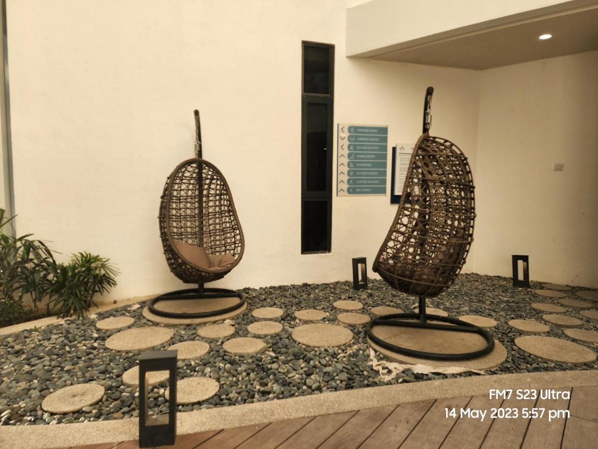 Seaview Luxury Suites At The Shore Кота Кинабалу Екстериор снимка