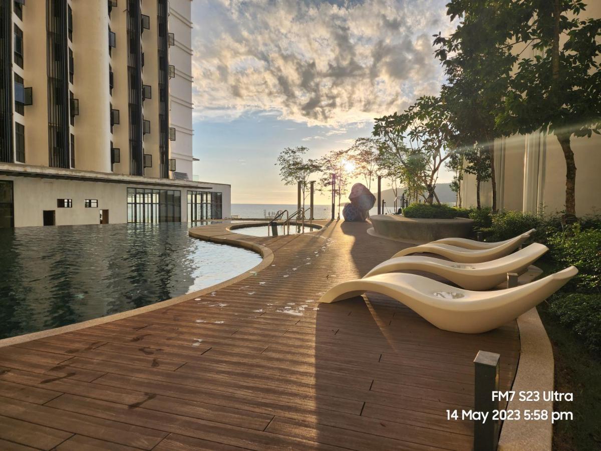 Seaview Luxury Suites At The Shore Кота Кинабалу Екстериор снимка